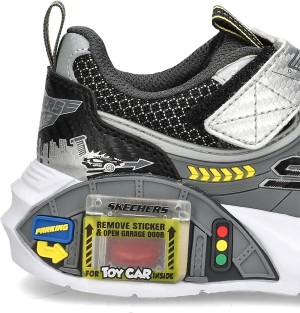 Moška obutev čevlji Skechers Garage Superge